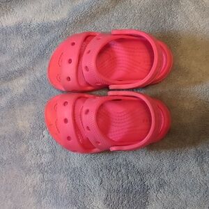 Toddler 8 pink Croc sandals